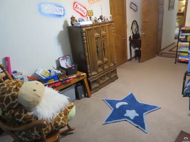 $425,800 | 302 West Cynthia Street, McLouth, KS 66054