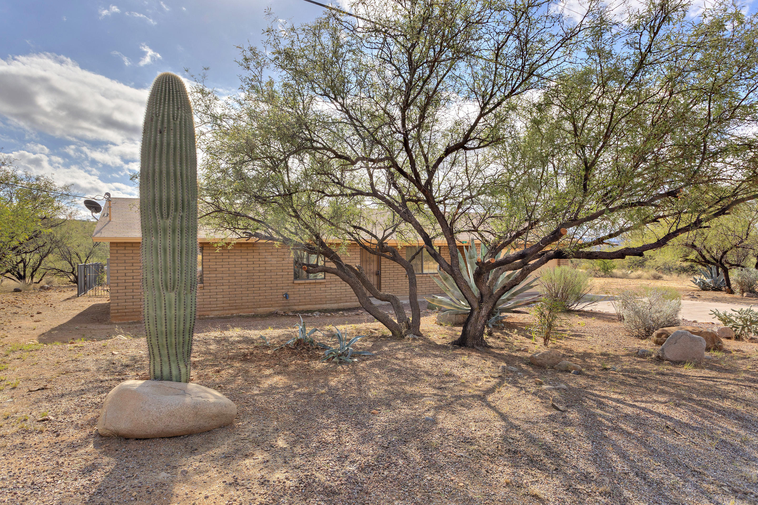 151 Calle Tiburon Rio Rico, AZ 85648 - Photo 3 of 22