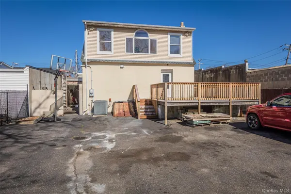 $4,000 | 606 East Jericho Turnpike, Huntington Station, NY 11746