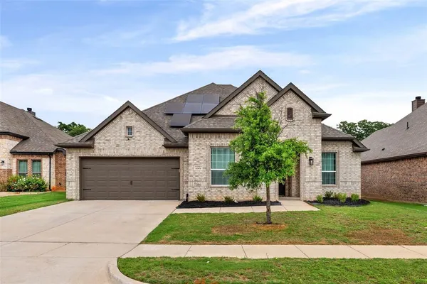 $450,000 | 1068 Wildwood Drive, Joshua, TX 76058