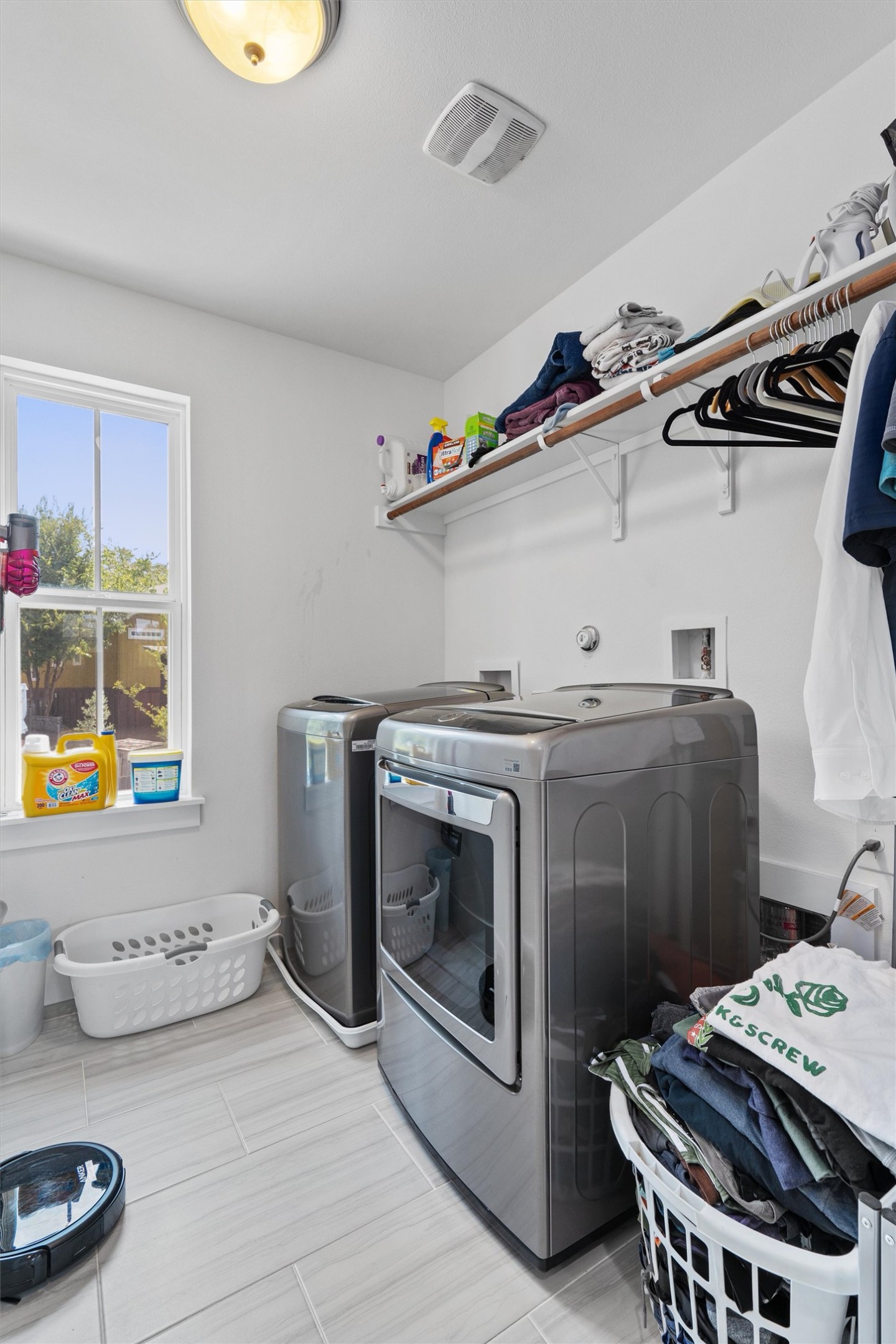 1309 Fort Branch Boulevard Austin, TX 78721 - Photo 15 of 19 a utility room with dryer and washer