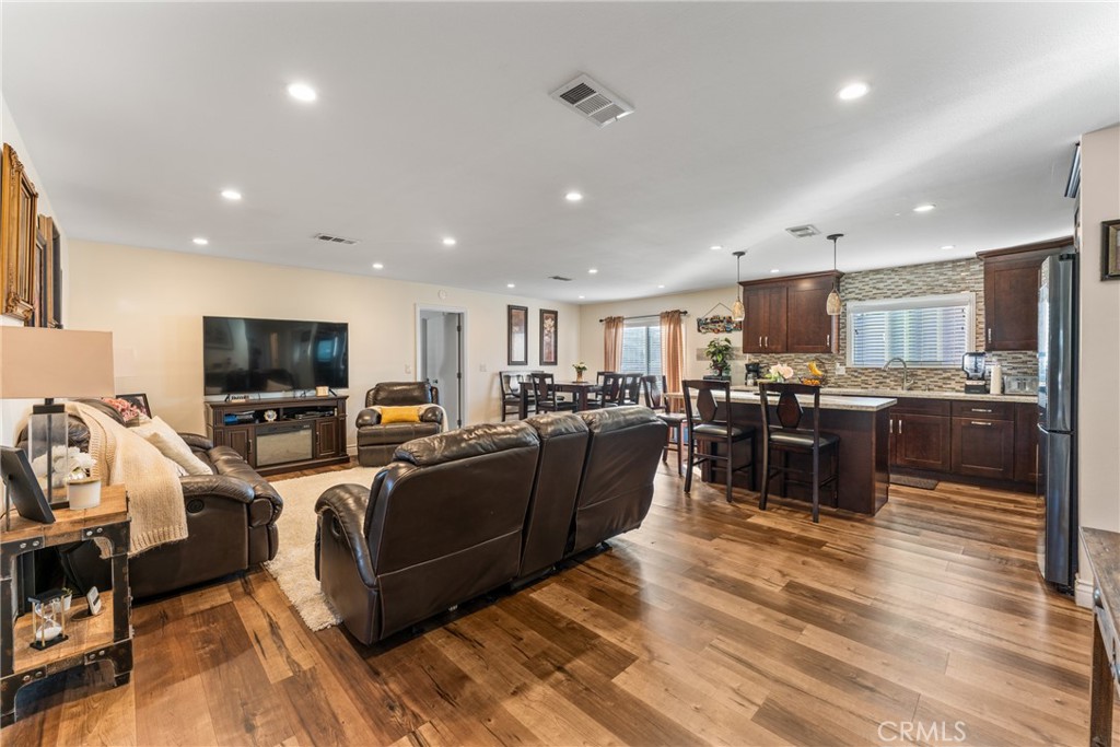 1855 Riverside Ontario, CA 91761 - Photo 6 of 34