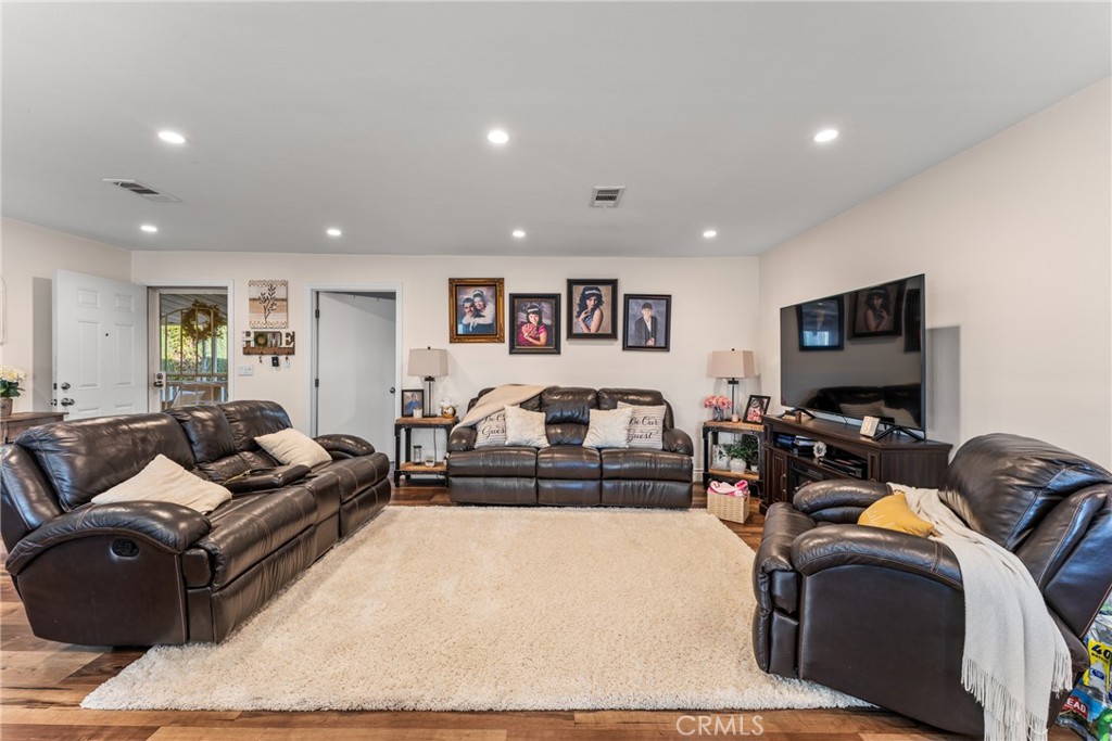 1855 Riverside Ontario, CA 91761 - Photo 7 of 34