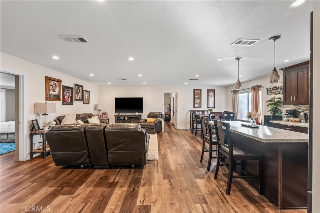 1855 Riverside Ontario, CA 91761 - Photo 8 of 34