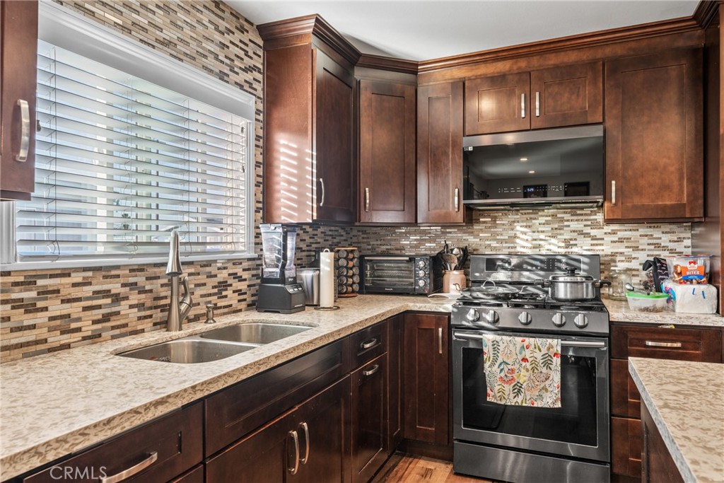 1855 Riverside Ontario, CA 91761 - Photo 10 of 34