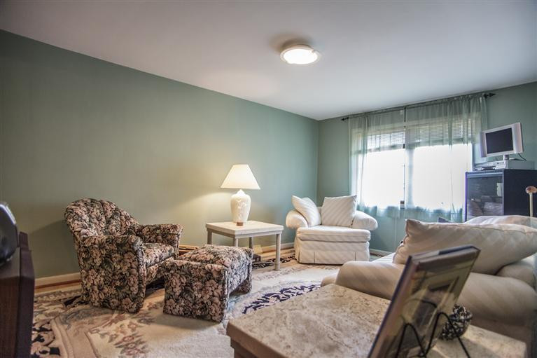 2115 Camelot Road Ann Arbor, MI 48104 - Photo 26 of 36 Photo 27