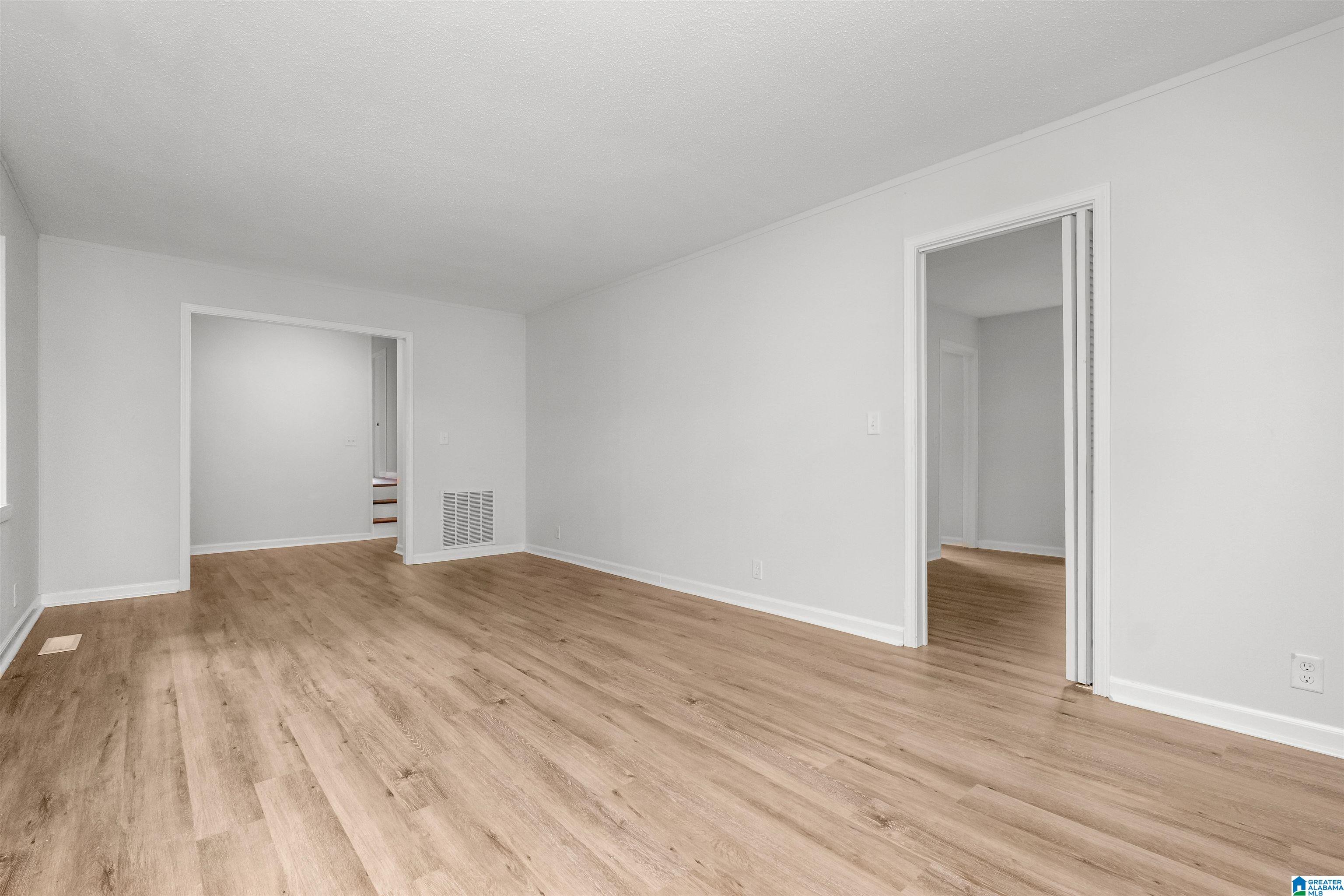 704 Drake Avenue Bessemer, AL 35020 - Photo 4 of 42