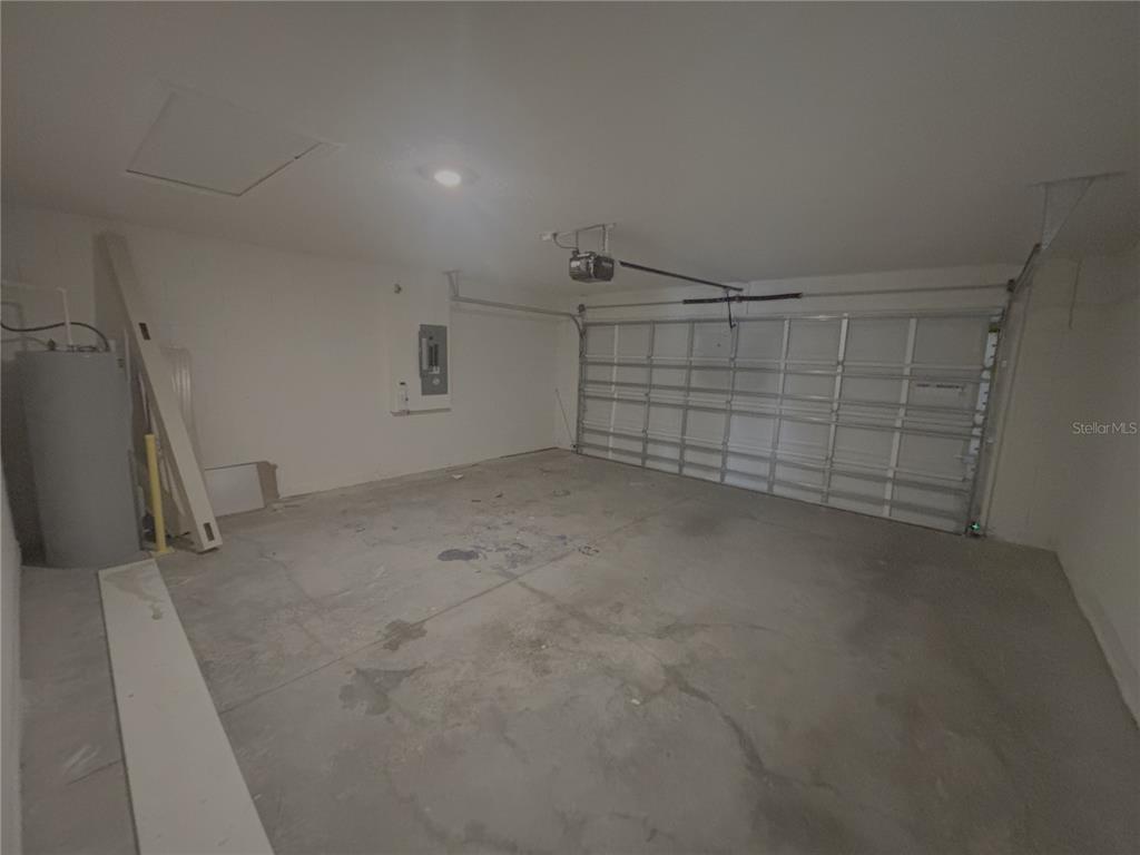 8940 Southwest 50th Terrace Ocala, FL 34476 - Photo 10 of 21 a view of a garage