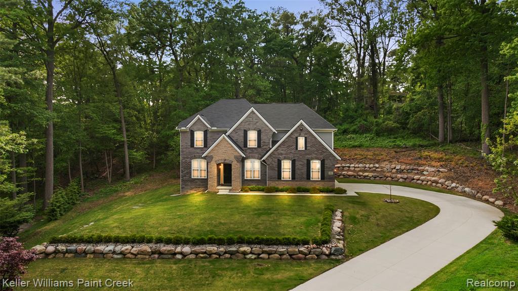 201 Beechview Drive Rochester, MI 48306 - Photo 1 of 55