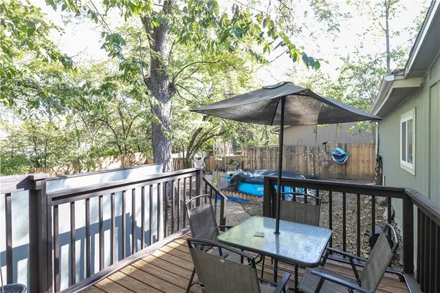 $219,950 | 131 North Garfield Street, Bonner Springs, KS 66012