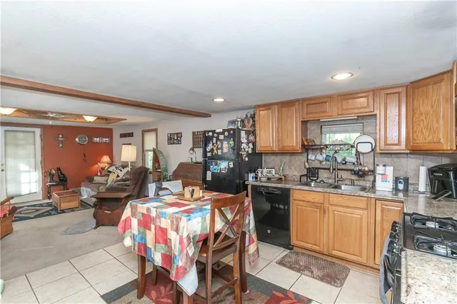 $219,950 | 131 North Garfield Street, Bonner Springs, KS 66012