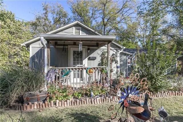 $219,950 | 131 North Garfield Street, Bonner Springs, KS 66012