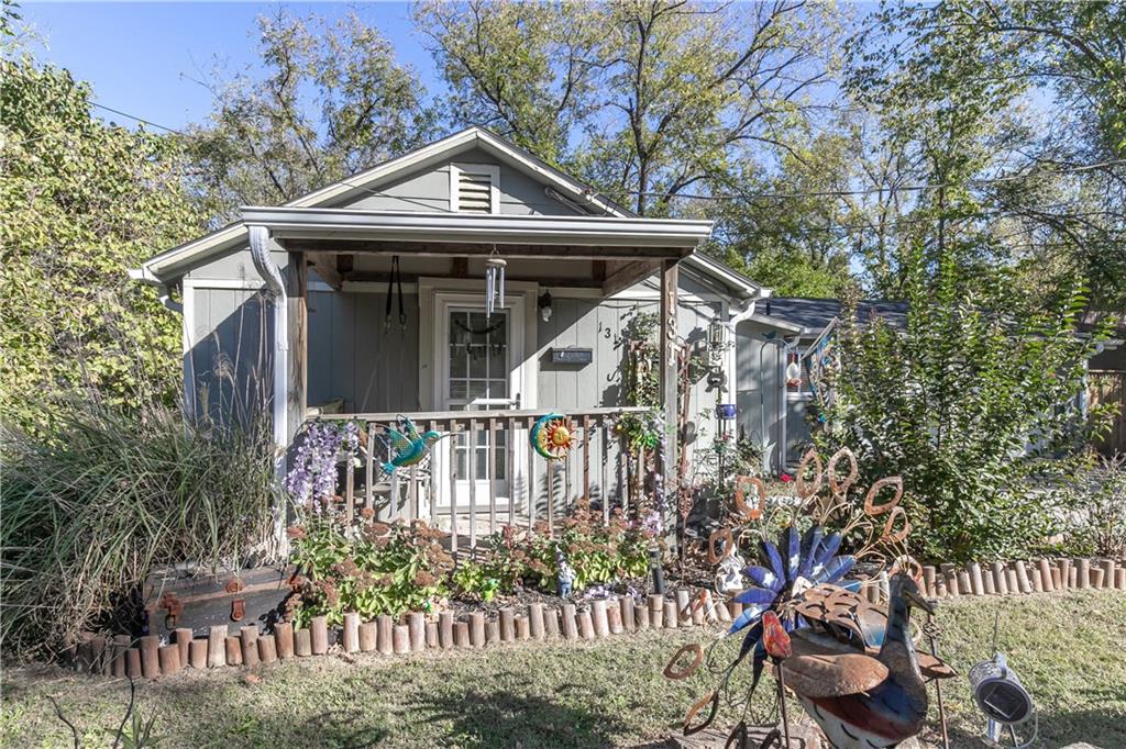 131 North Garfield Street Bonner Springs, KS 66012 - Photo 3 of 47