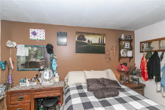 $219,950 | 131 North Garfield Street, Bonner Springs, KS 66012