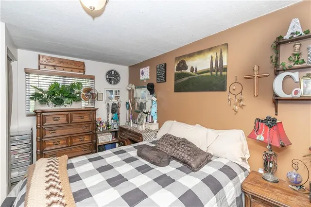 $219,950 | 131 North Garfield Street, Bonner Springs, KS 66012