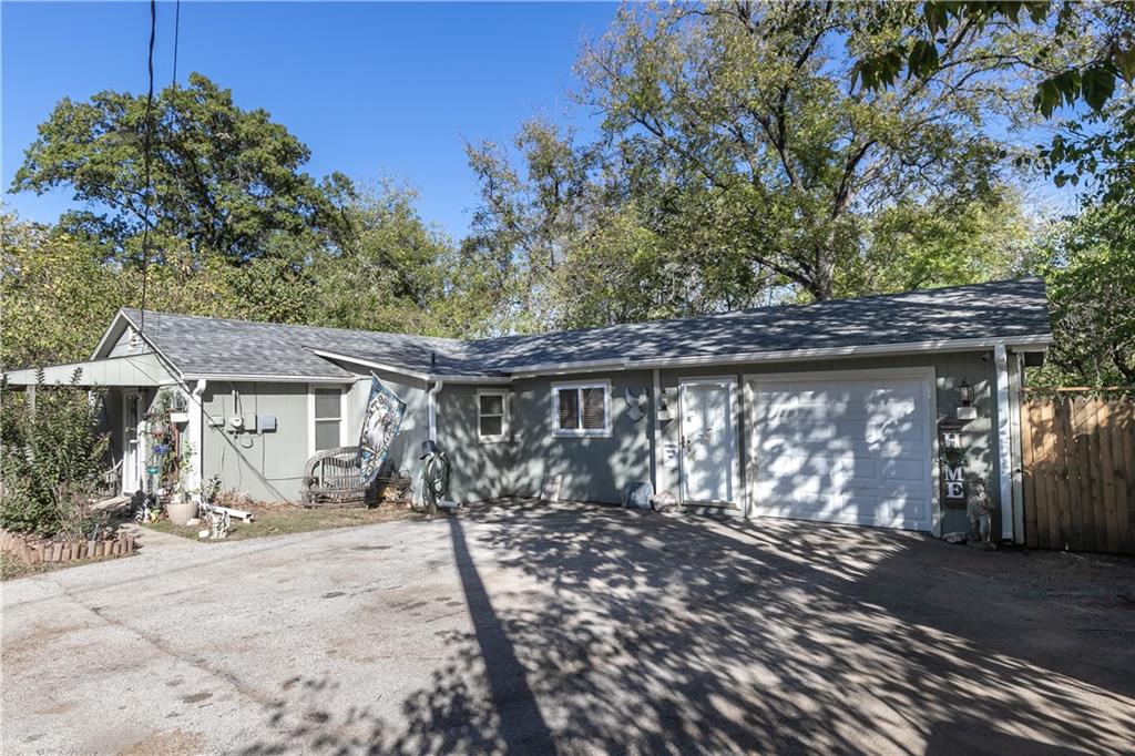 131 North Garfield Street Bonner Springs, KS 66012 - Photo 4 of 47