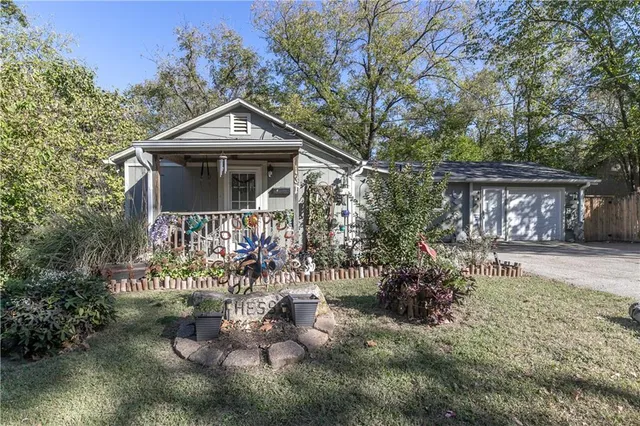 $219,950 | 131 North Garfield Street, Bonner Springs, KS 66012