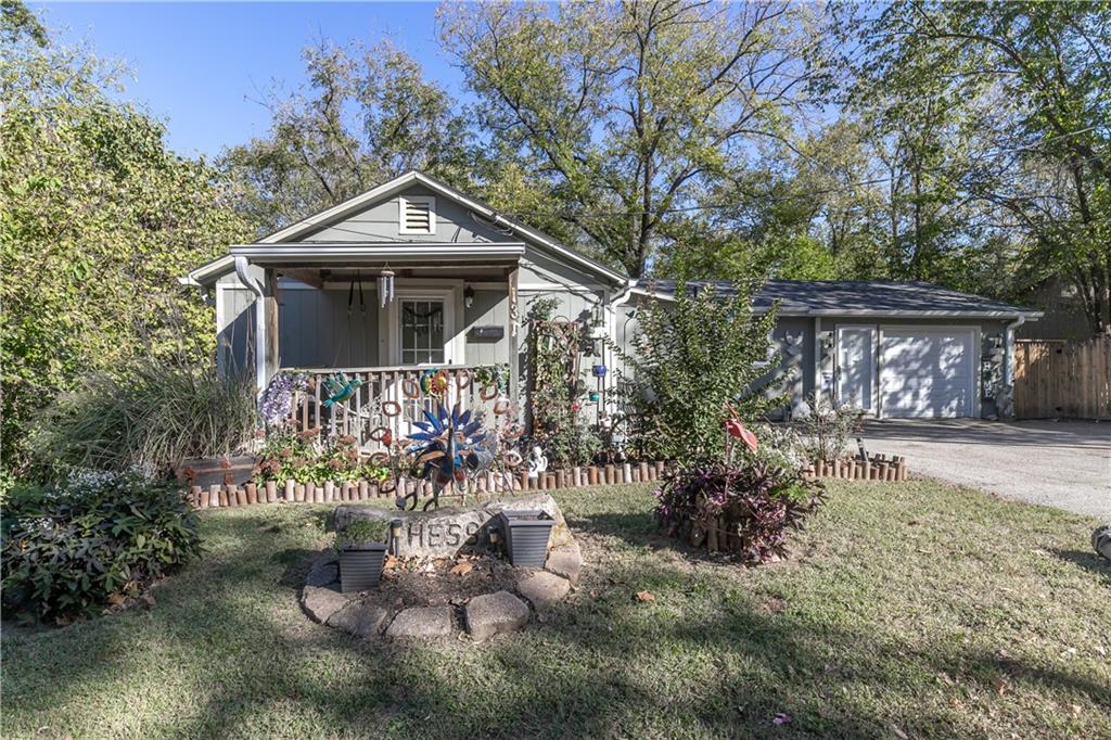 131 North Garfield Street Bonner Springs, KS 66012 - Photo 5 of 47