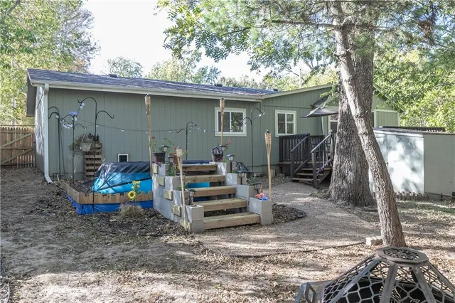 $219,950 | 131 North Garfield Street, Bonner Springs, KS 66012