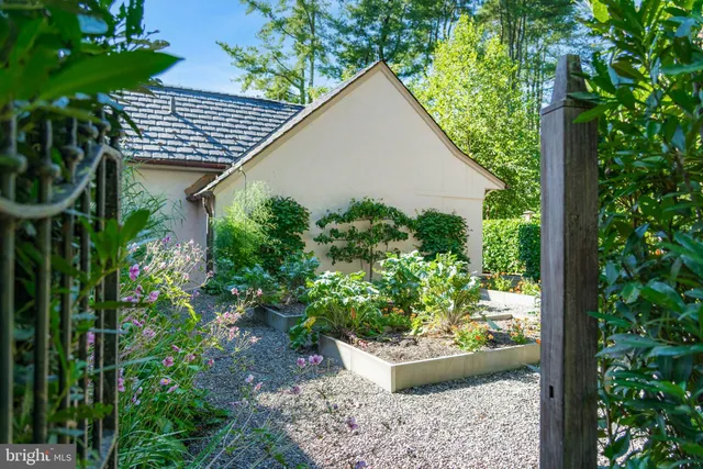 $5,950,000 | 7043 Phillips Mill Road, New Hope, PA 18938