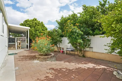 a view of a outdoor space of a house