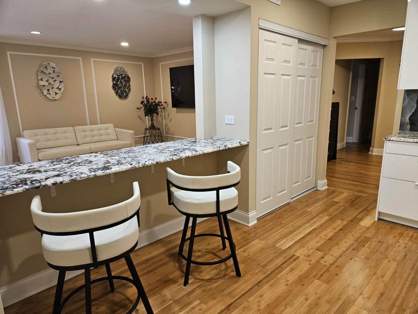 200 Lake Boulevard, Unit 402 Buffalo Grove, IL 60089 - Photo 6 of 26