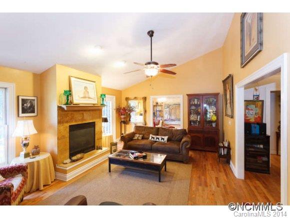 55 Bell Road Asheville, NC 28805 - Photo 3 of 20 Gallery Image 3
