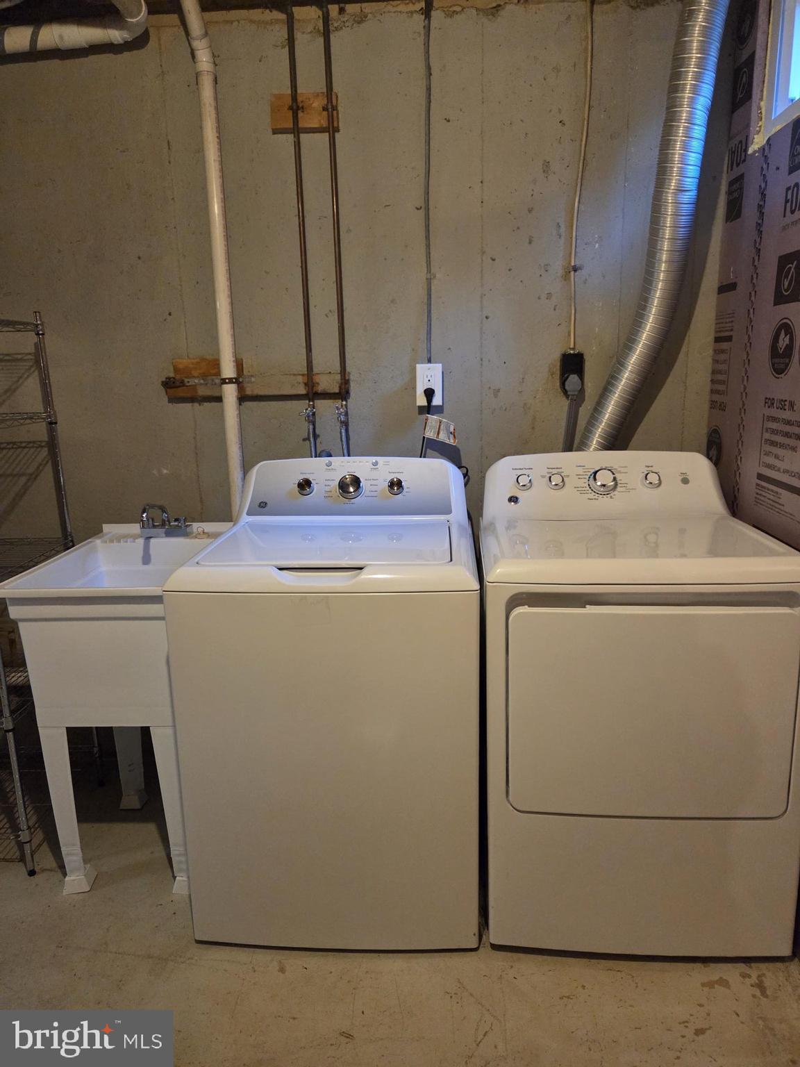 17535 Longview Lane Olney, MD 20832 - Photo 18 of 24 New Washer Dryer