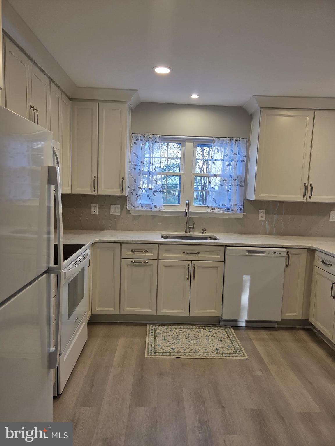 17535 Longview Lane Olney, MD 20832 - Photo 4 of 24 New Kitchen