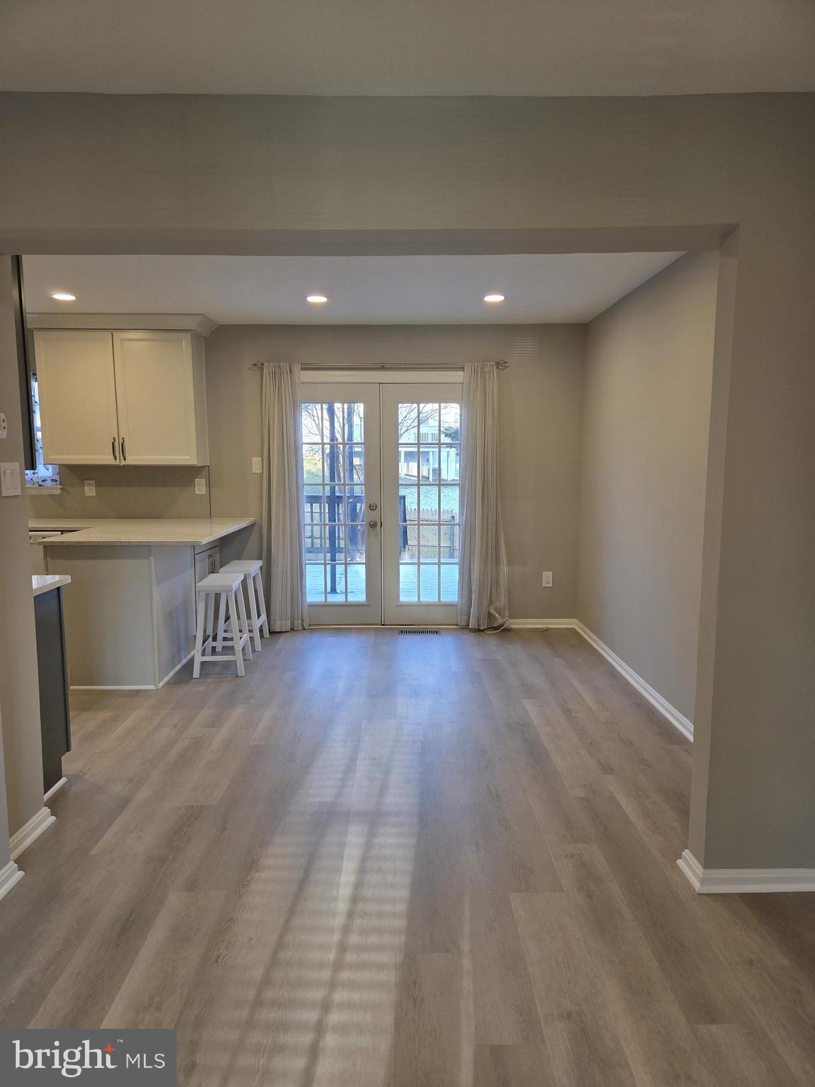 17535 Longview Lane Olney, MD 20832 - Photo 6 of 24 Breakfast counter,