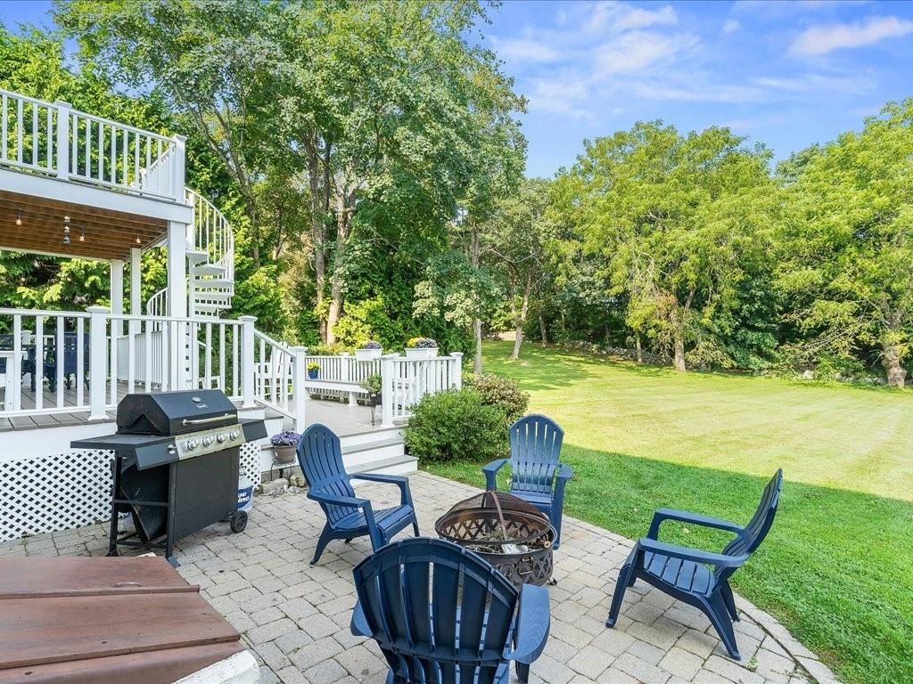 56 Shore Road Westerly, RI 02891 - Photo 6 of 30