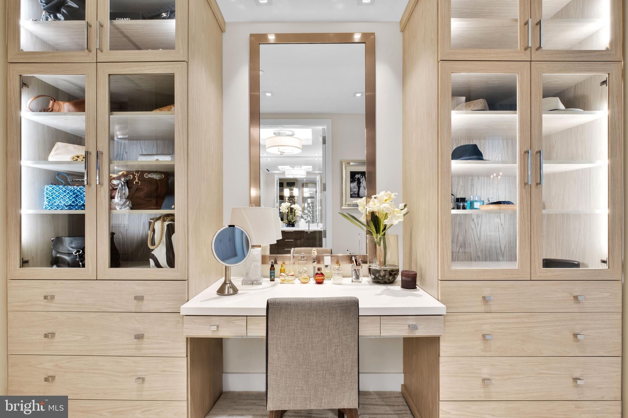 500 Walnut Street, Unit 1001 Philadelphia, PA 19106 - Photo 42 of 60 a bathroom with a sink and a mirror