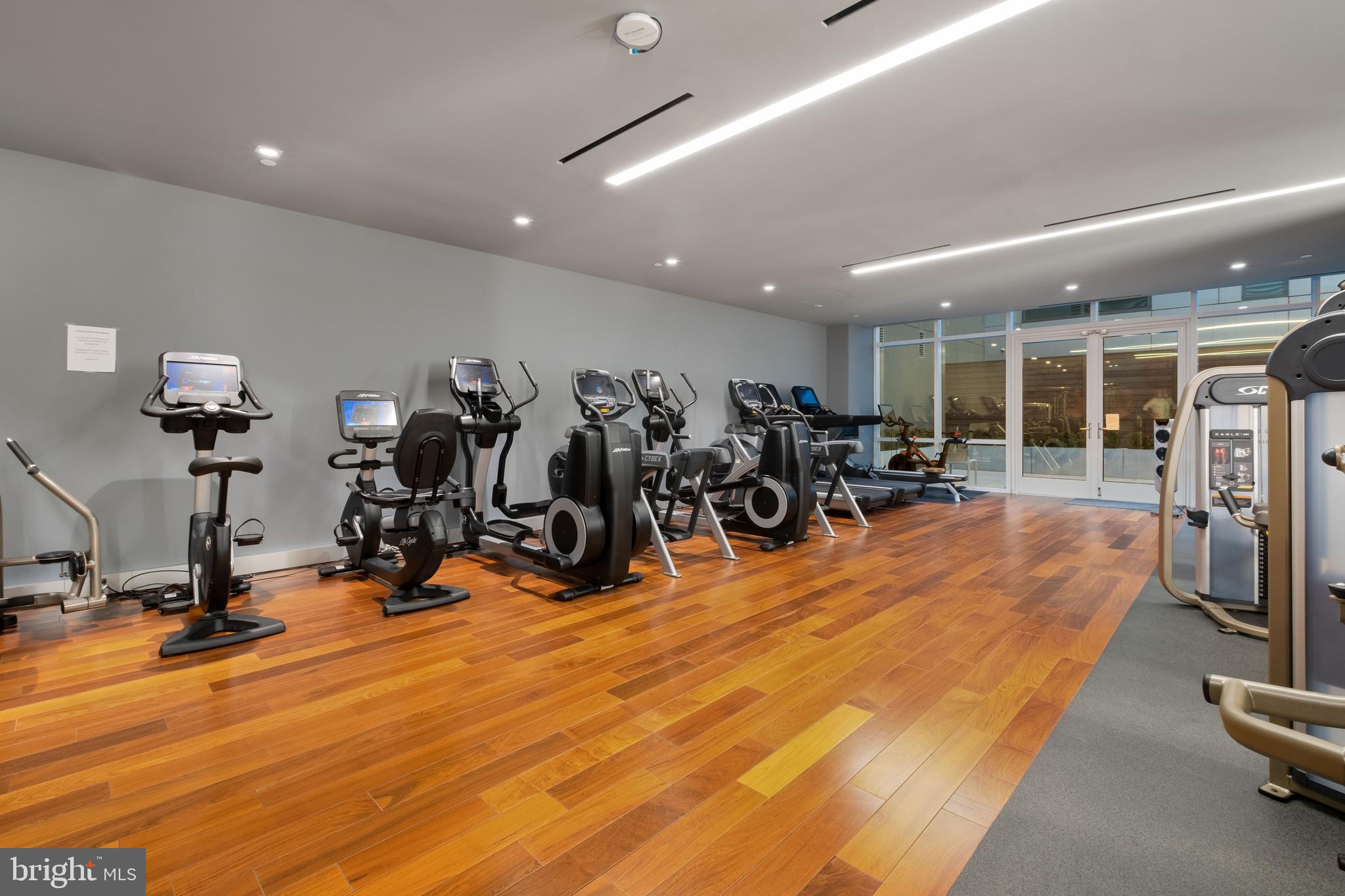 500 Walnut Street, Unit 1001 Philadelphia, PA 19106 - Photo 58 of 60 a view of a room with gym equipment