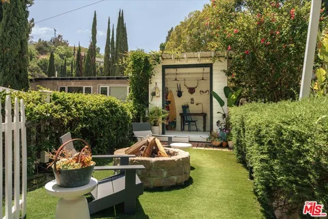 $1,549,000 | 8421 Kirkwood Drive, Los Angeles, CA 90046