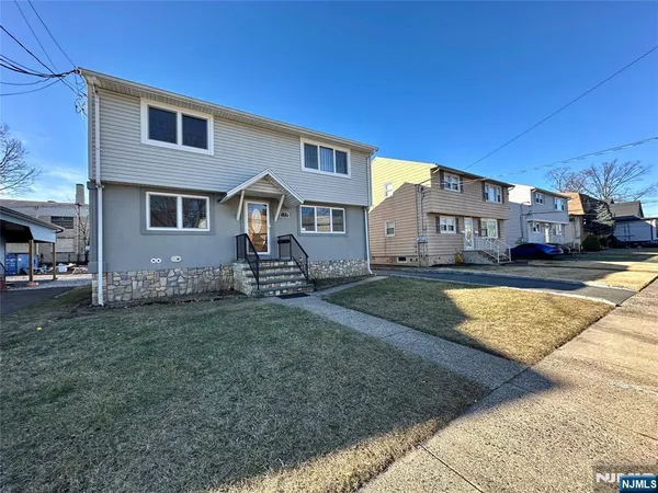 $3,000 | 129 Scoles Avenue, Unit 1, Clifton, NJ 07012