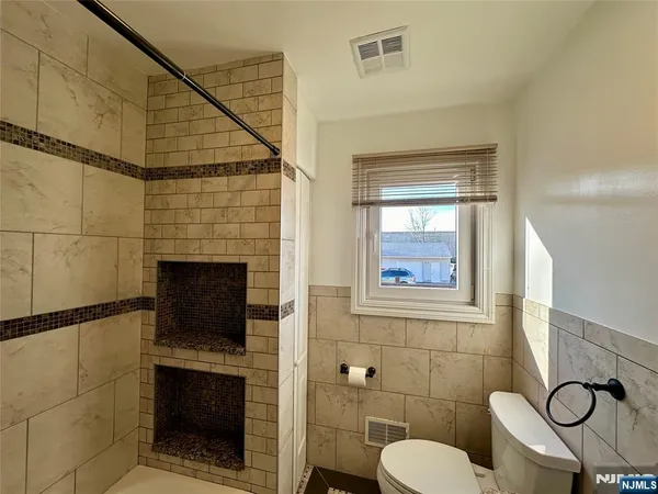 $3,000 | 129 Scoles Avenue, Unit 1, Clifton, NJ 07012