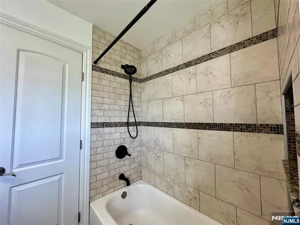 $3,000 | 129 Scoles Avenue, Unit 1, Clifton, NJ 07012