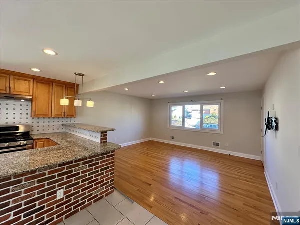 $3,000 | 129 Scoles Avenue, Unit 1, Clifton, NJ 07012