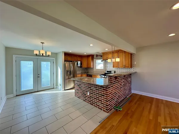 $3,000 | 129 Scoles Avenue, Unit 1, Clifton, NJ 07012