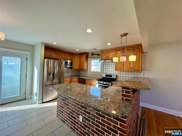 $3,000 | 129 Scoles Avenue, Unit 1, Clifton, NJ 07012