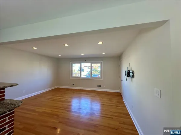 $3,000 | 129 Scoles Avenue, Unit 1, Clifton, NJ 07012