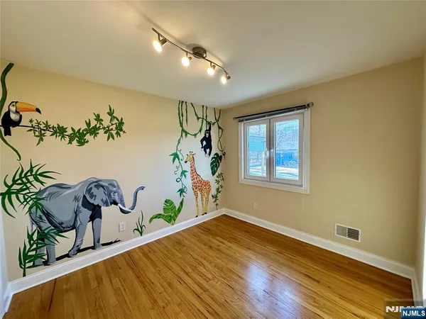 $3,000 | 129 Scoles Avenue, Unit 1, Clifton, NJ 07012