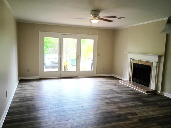 $214,900 | 307 West Village Lane, Dickson, TN 37055