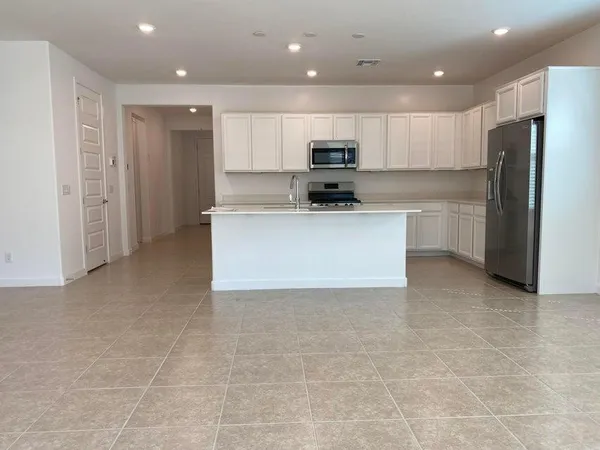 $2,450 | 9731 East Research Avenue, Mesa, AZ 85212