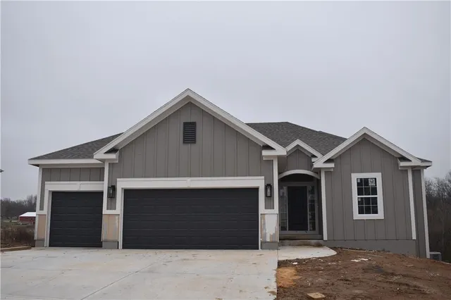 $579,900 | 1059 Fir Lane, Liberty, MO 64068