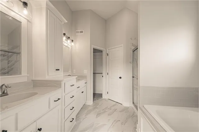 $579,900 | 1059 Fir Lane, Liberty, MO 64068