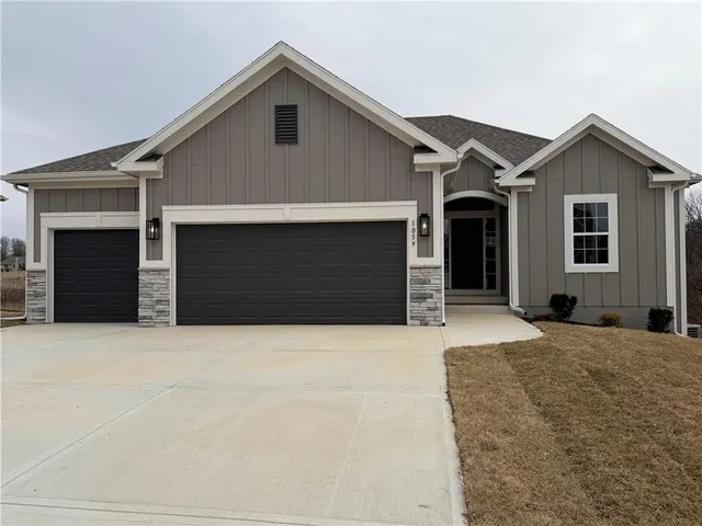 $579,900 | 1059 Fir Lane, Liberty, MO 64068