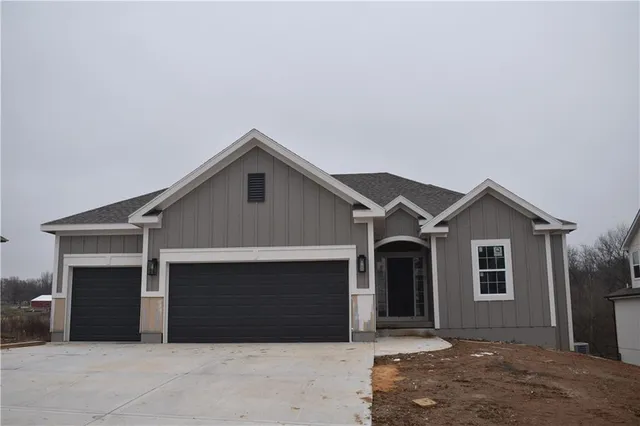 $579,900 | 1059 Fir Lane, Liberty, MO 64068