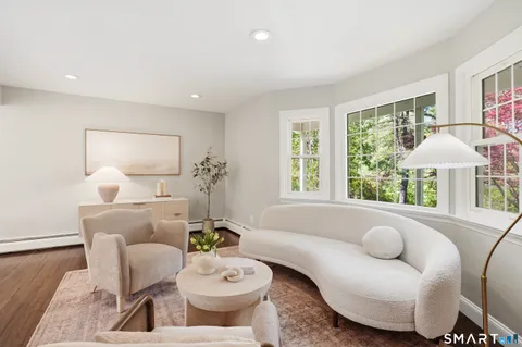 $1,250,000 | 107 Barclay Drive, Stamford, CT 06903