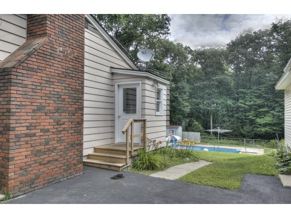 45 Prescott Heights Road Hooksett, NH 03106 - Photo 3 of 24